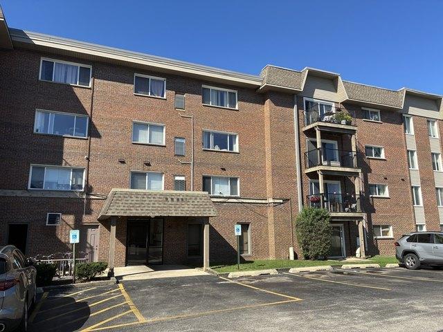 Condo for sale in Lisle, DuPage County