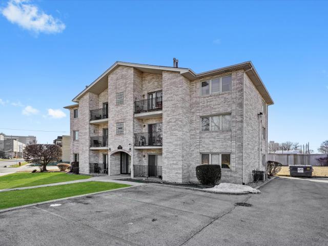 Condo for sale in Oak Lawn, Illinois