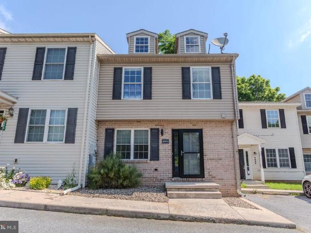 Townhouse for sale in Chambersburg