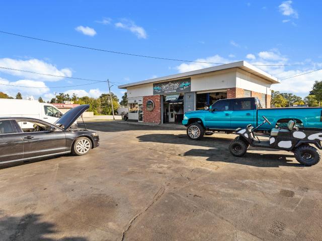 Commercial for sale in Pleasant Prairie, Kenosha County