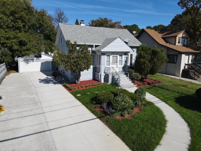 House for sale in Pleasant Prairie, Wisconsin