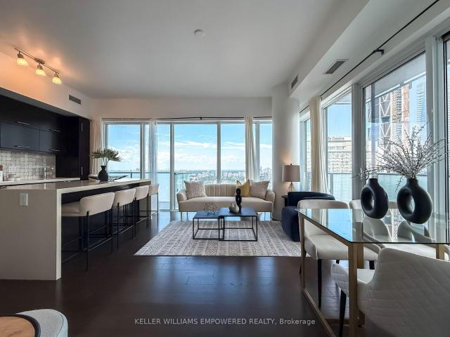 Condo for sale in Toronto, Golden Horseshoe