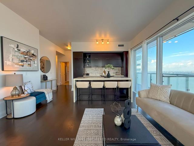 Condo for sale in Toronto, Golden Horseshoe
