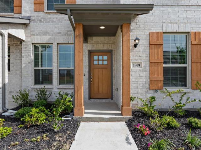 Townhouse for sale in Denton, Texas