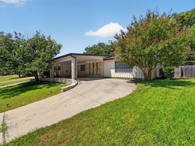 House for sale in Haltom City, Texas