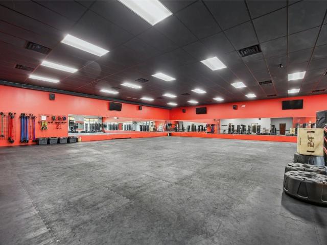 Commercial for rent in Linn, Iowa