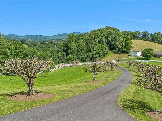 House for sale in Jefferson, North Carolina