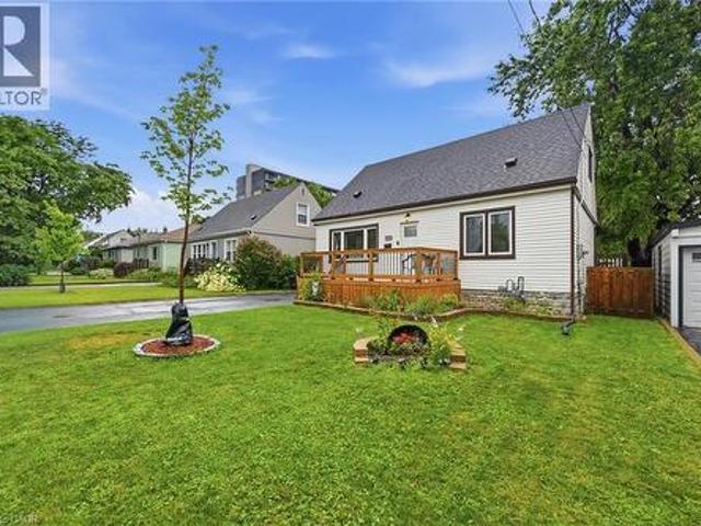 House for sale in Ancaster, Ontario