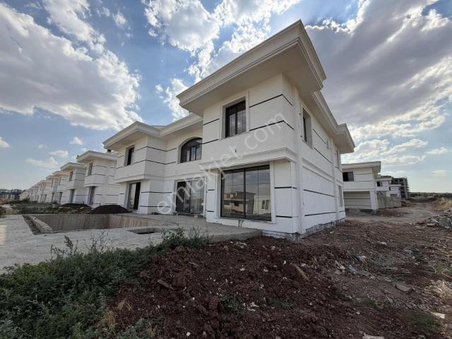 Yenişehir, Diyarbakir içerisinde satılık Villa
