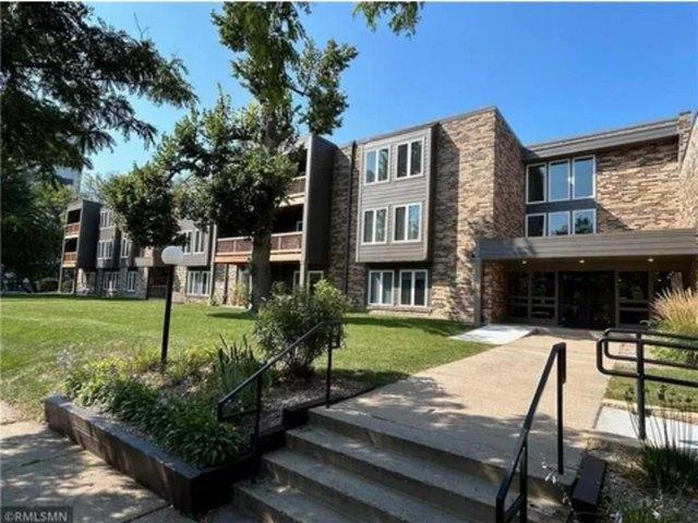Condo for sale in Hennepin, Minnesota