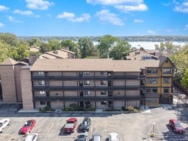 Condo for sale in Wauconda, Illinois