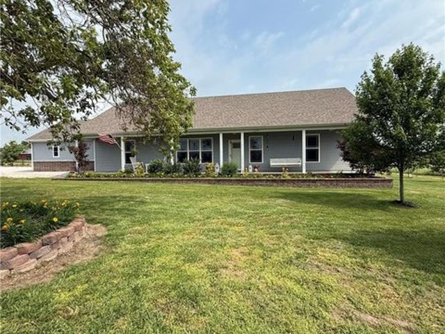 House for sale in Gentry, Benton County