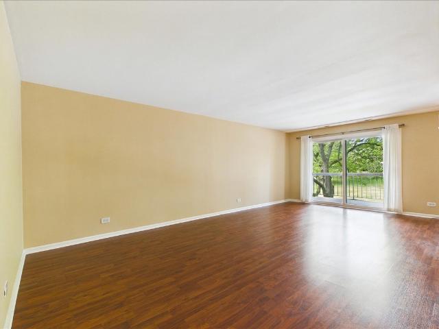 Condo for sale in Glen Ellyn, Illinois