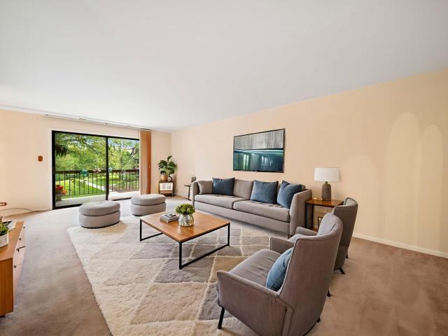 Condo for sale in Glen Ellyn, DuPage County