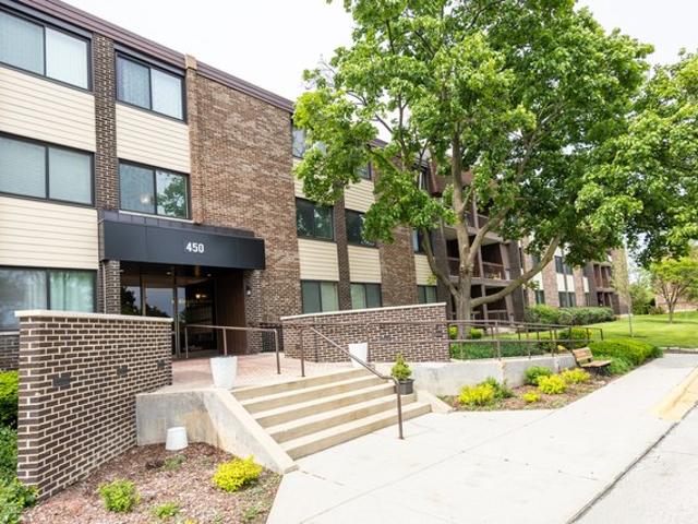 Condo for sale in Glen Ellyn, DuPage County