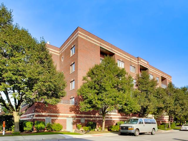 Condo for sale in Des Plaines, Illinois
