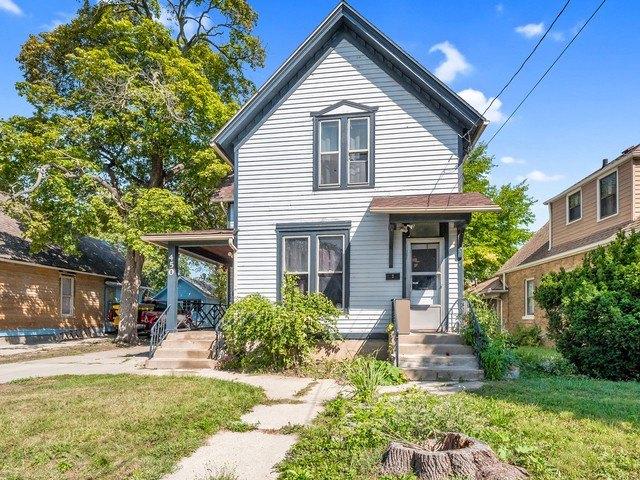 House for sale in Elgin, Illinois