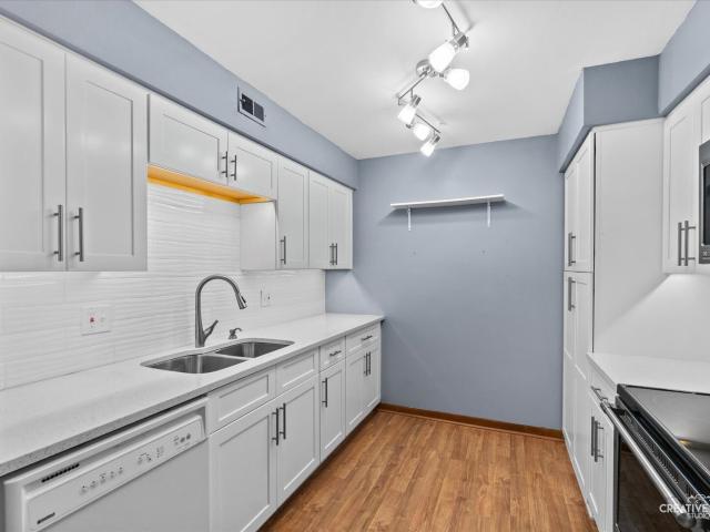 Condo for sale in Aurora, Kane County