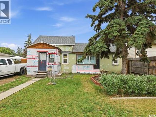 House for sale in Meadowgreen, Saskatoon