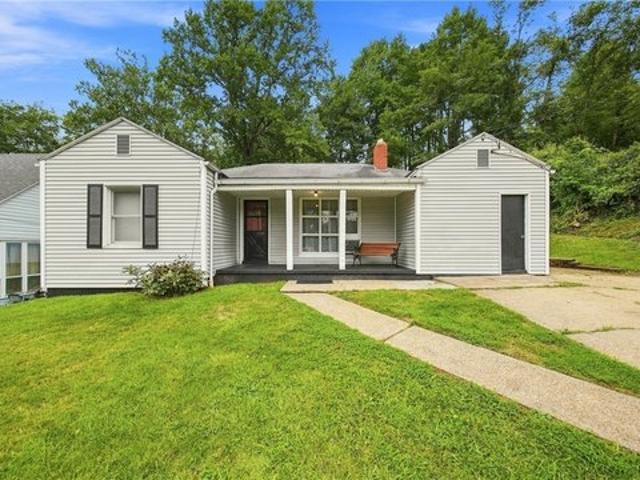 House for sale in Parkersburg, West Virginia
