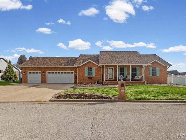 House for sale in Alton, Illinois
