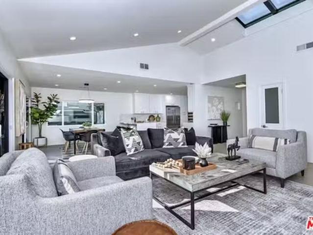 House for rent in North Hollywood, Encino Neighborhood Council District