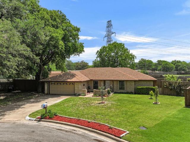 House for sale in Benbrook, Texas