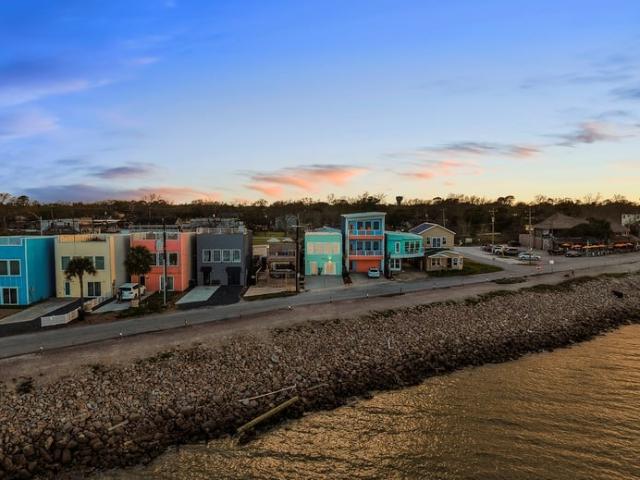 House for sale in Bacliff, Texas
