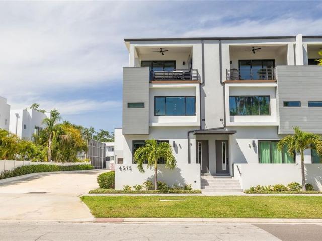 Townhouse for sale in Tampa