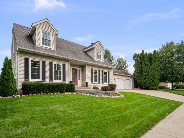 House for sale in Red Oaks, East Moline