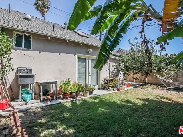 House for sale in Mid-Wilshire, Los Angeles