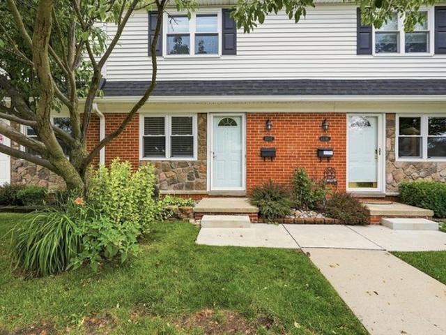 Condo for sale in Utica, Michigan
