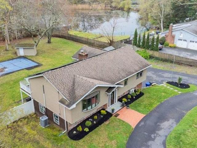 House for sale in Smithtown, New York