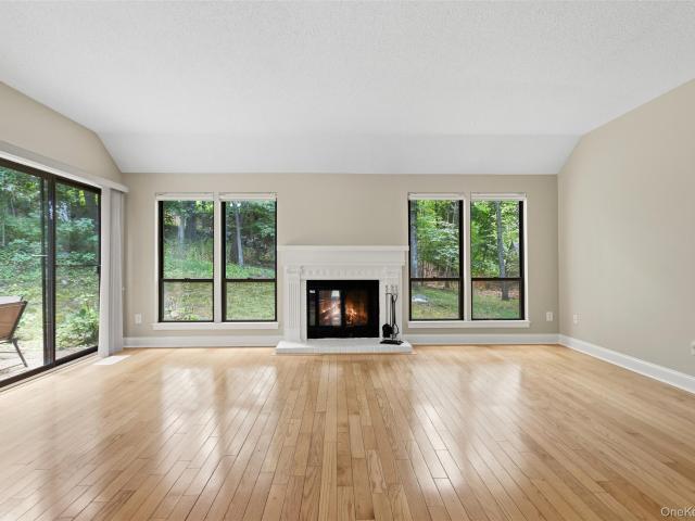 Condo for sale in Amawalk, New York