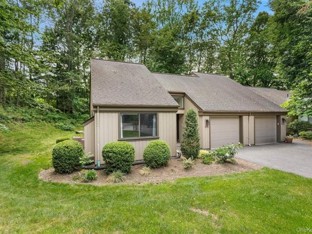 Condo for sale in Amawalk, New York