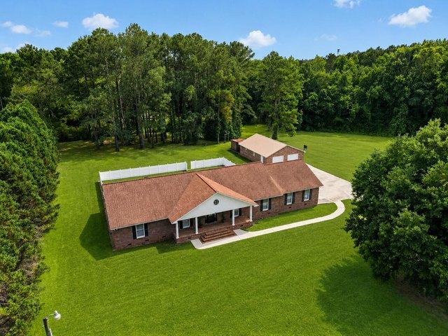 House for sale in Saint Stephen, South Carolina