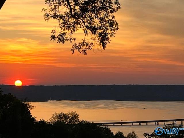 House for sale in Guntersville, Alabama
