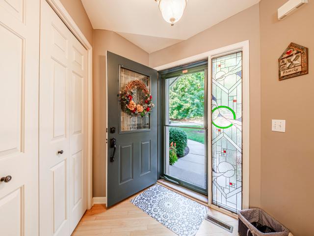 Condo for sale in Hartland, Wisconsin