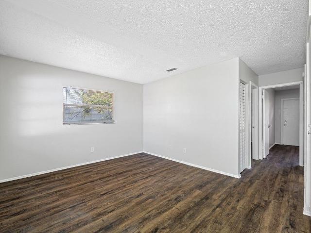 Apartment for rent in Pinellas Park, Florida