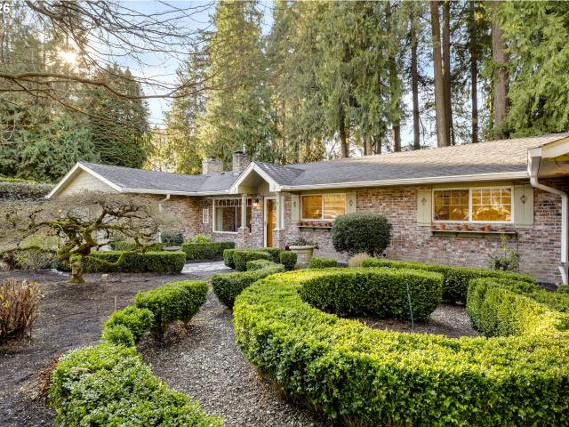 House for sale in Robinwood, West Linn