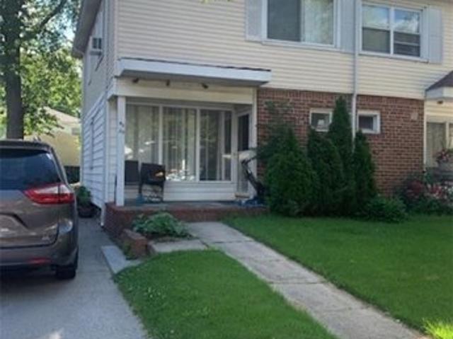 House for sale in Queens, Arverne