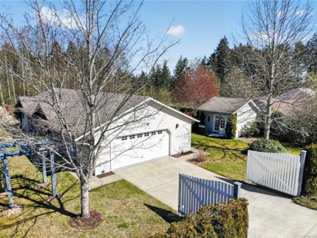 House for sale in Bowser, British Columbia