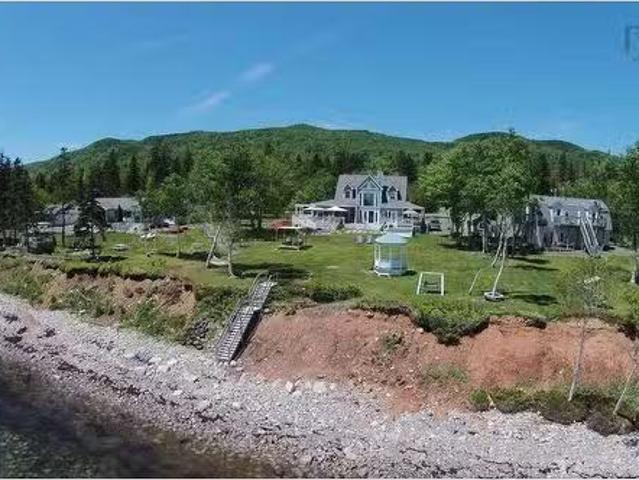 House for sale in North Shore, Victoria County