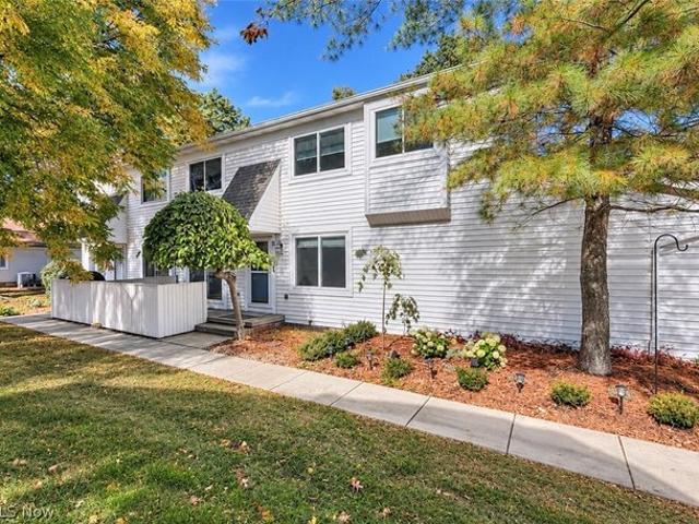 Condo for sale in Willoughby, Lake County