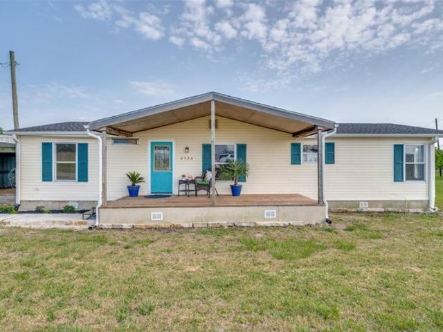 House for sale in Southmayd, Texas