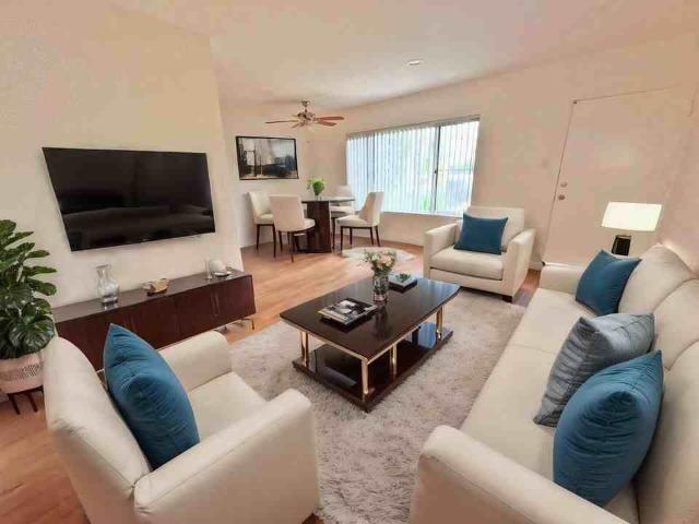 Apartment for rent in Canoga Park, California