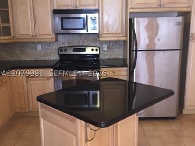 Condo for sale in Dania, Florida