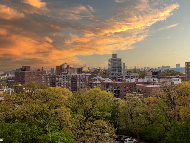 Property for sale in The Bronx, Arverne