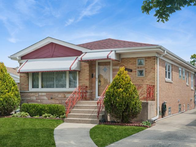 House for sale in Illinois