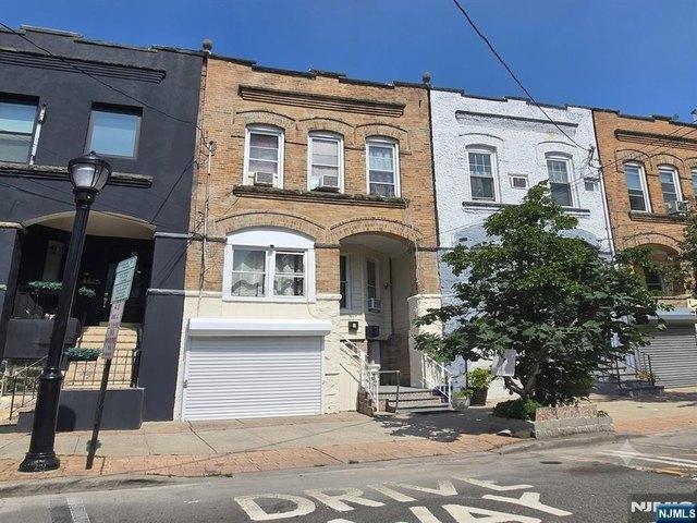 Townhouse for sale in Hudson, New Jersey